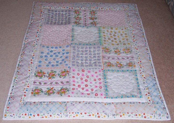 Handkerchief cot quilt